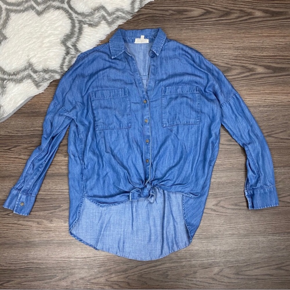 Lou & Grey Chambray button down top
